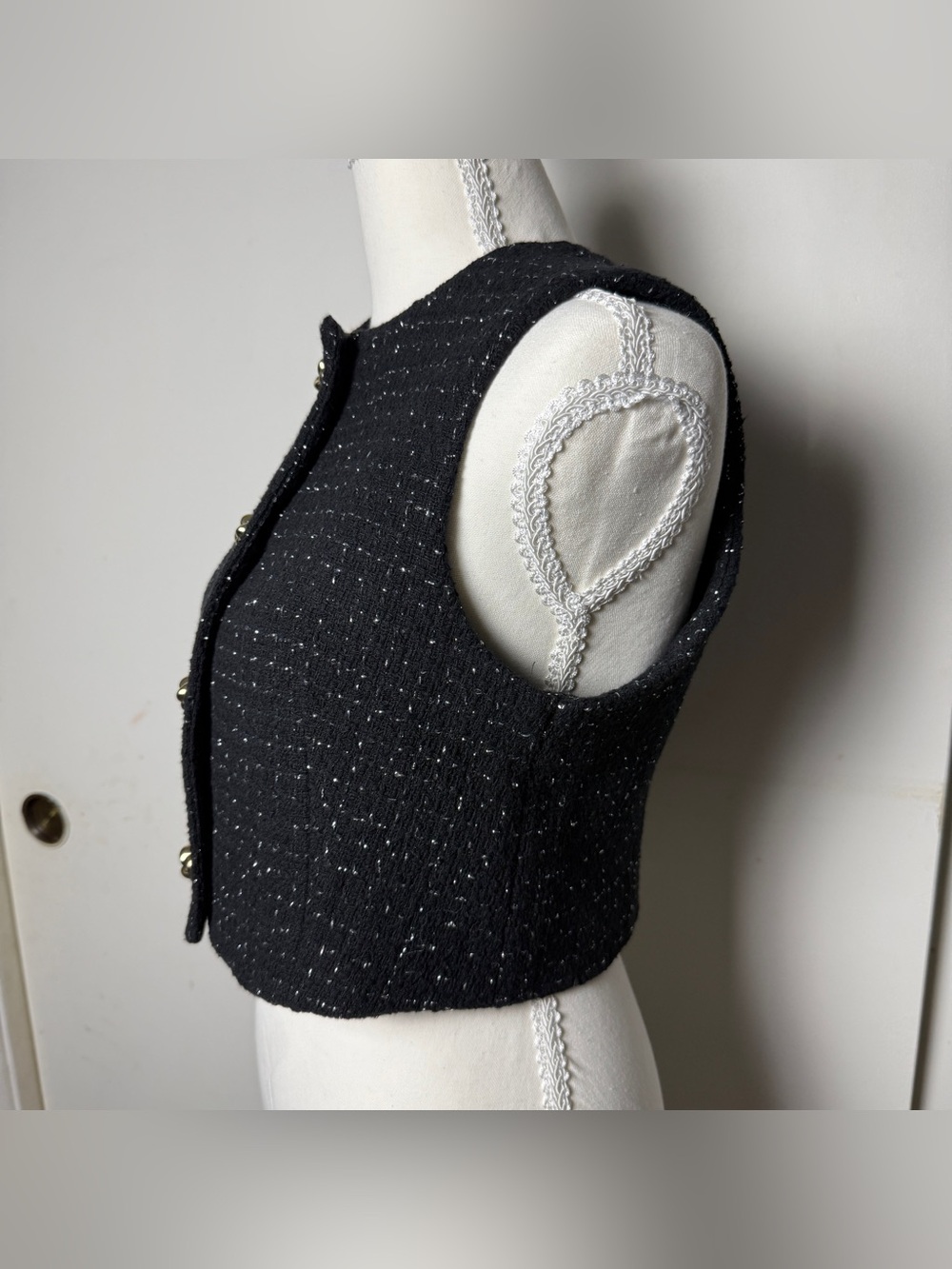 Zara Tweed Cropped Vest Women's Small Black Gold Button Boucle Parisian Luxe - Picture 4 of 7